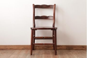 中古　九州民芸家具　赤みがかった色合いと艶が美しいダイニングチェア(板座チェア、ワークチェア)(3)