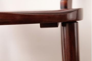 中古　九州民芸家具　赤みがかった色合いと艶が美しいダイニングチェア(板座チェア、ワークチェア)(3)