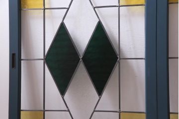 ラフジュ工房オリジナル　古建具リメイク　結霜ガラス　ステンドグラスがノスタルジックな雰囲気漂う戸棚(収納棚、サイドボード)