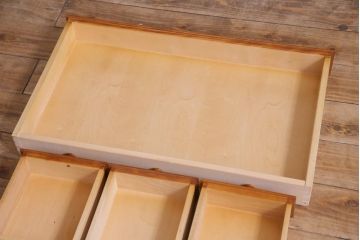 中古　横浜ダニエル(daniel)　A-305　クラシカルな佇まいの上質なライティングデスク(机、在宅ワーク、在宅用)(定価約47万円)