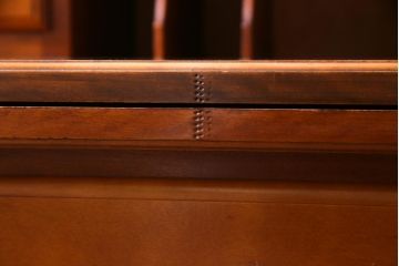 中古　横浜ダニエル(daniel)　A-305　クラシカルな佇まいの上質なライティングデスク(机、在宅ワーク、在宅用)(定価約47万円)