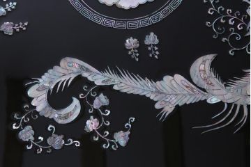 中古　民芸家具　気品あふれる空間づくりにおすすめな螺鈿細工の座卓(ローテーブル、センターテーブル)(定価約80万円)