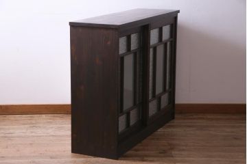 ラフジュ工房オリジナル　リメイク家具　ダイヤガラスとすりガラスを組合せた情緒あふれる戸棚(収納棚、サイドボード)