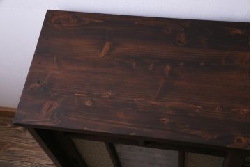 ラフジュ工房オリジナル　リメイク家具　ダイヤガラスとすりガラスを組合せた情緒あふれる戸棚(収納棚、サイドボード)