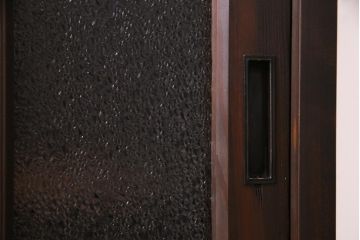 ラフジュ工房オリジナル　リメイク家具　ダイヤガラスとすりガラスを組合せた情緒あふれる戸棚(収納棚、サイドボード)
