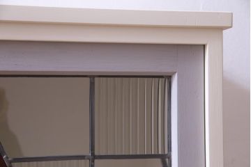 ラフジュ工房オリジナル　古建具リメイク　ノスタルジックなステンドグラス入り戸棚(収納棚、サイドボード、キャビネット)