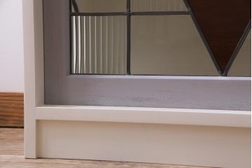 ラフジュ工房オリジナル　古建具リメイク　ノスタルジックなステンドグラス入り戸棚(収納棚、サイドボード、キャビネット)