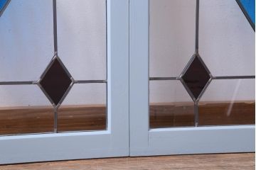 ラフジュ工房オリジナル　古建具リメイク　ステンドグラスがおしゃれな戸棚(収納棚、サイドボード)