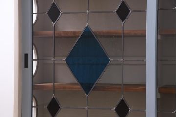 ラフジュ工房オリジナル　古建具リメイク　ステンドグラスがおしゃれな戸棚(収納棚、サイドボード)