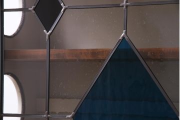 ラフジュ工房オリジナル　古建具リメイク　ステンドグラスがおしゃれな戸棚(収納棚、サイドボード)