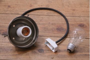 大正昭和初期(戦前)　おしゃれなガラスシェード照明(天井照明、吊り下げ照明)(1)