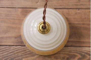 イギリスビンテージ　淡いイエローカラーが可愛らしいペンダントライト(天井照明)