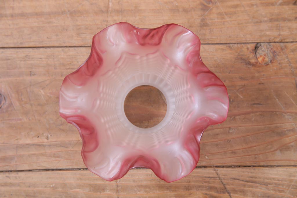 フランスアンティーク　ピンクのフリルが可愛らしいシーリングライト(天井照明)