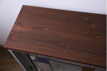 ラフジュ工房オリジナル　古建具リメイク　おしゃれなステンドグラス入り戸棚(収納棚、サイドボード)