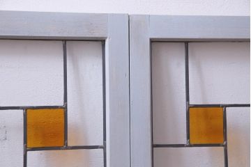 ラフジュ工房オリジナル　古建具リメイク　おしゃれなステンドグラス入り戸棚(収納棚、サイドボード)