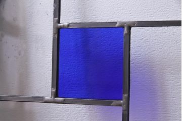 ラフジュ工房オリジナル　古建具リメイク　おしゃれなステンドグラス入り戸棚(収納棚、サイドボード)