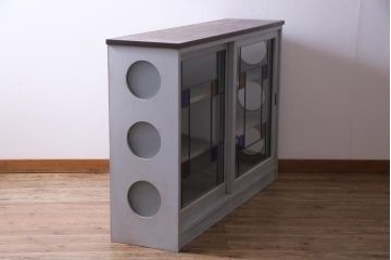 ラフジュ工房オリジナル　古建具リメイク　おしゃれなステンドグラス入り戸棚(収納棚、サイドボード)