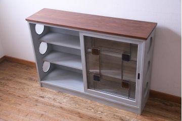 ラフジュ工房オリジナル　古建具リメイク　おしゃれなステンドグラス入り戸棚(収納棚、サイドボード)