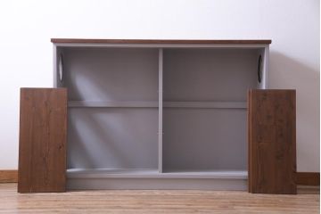 ラフジュ工房オリジナル　古建具リメイク　ステンドグラス入りのモダンな戸棚(収納棚、サイドボード)