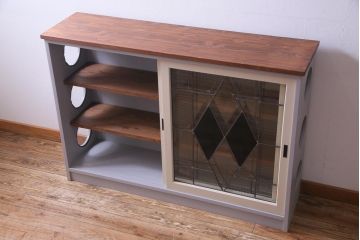 ラフジュ工房オリジナル　古建具リメイク　ステンドグラス入りのモダンな戸棚(収納棚、サイドボード)