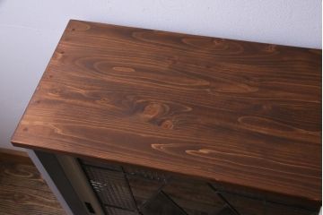 ラフジュ工房オリジナル　古建具リメイク　ステンドグラス入りのモダンな戸棚(収納棚、サイドボード)