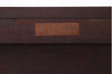 リメイク家具　松本民芸　シックな佇まいが魅力的な脚付きローボード(テレビボード、リビングボード)