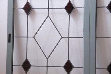 ラフジュ工房オリジナル　古建具リメイク　レトロモダンなステンドグラス入り戸棚(収納棚、サイドボード)