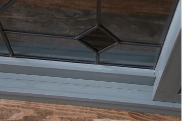 ラフジュ工房オリジナル　古建具リメイク　レトロモダンなステンドグラス入り戸棚(収納棚、サイドボード)