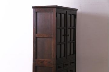 中古　北海道民芸家具　HM160K　落ち着いた色合いが上品な食器棚(本箱、収納棚)(定価約45万)(1)