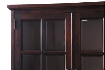 中古　北海道民芸家具　HM160K　落ち着いた色合いが上品な食器棚(本箱、収納棚)(定価約45万)(1)