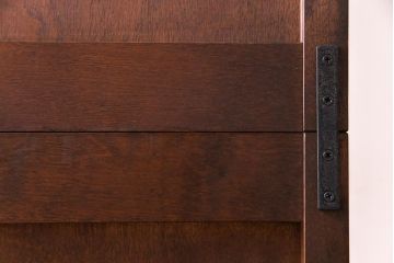 中古　北海道民芸家具　HM160K　落ち着いた色合いが上品な食器棚(本箱、収納棚)(定価約45万)(1)