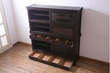 アンティーク家具　和製アンティーク　明治期　深い色味や風合いが味わい深い五尺水屋箪笥(時代箪笥、重ね箪笥、収納棚)