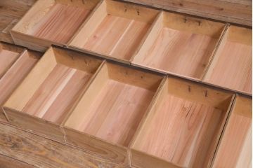 アンティーク家具　和製アンティーク　明治期　深い色味や風合いが味わい深い五尺水屋箪笥(時代箪笥、重ね箪笥、収納棚)