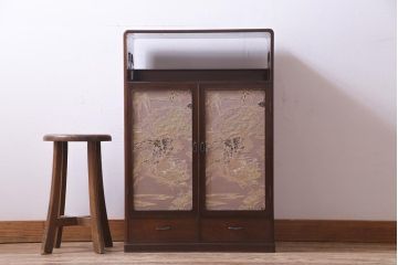 上手物　桑材　品のある佇まいが魅力的な指物家具の収納棚(戸棚)