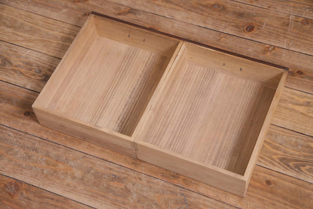 上手物　桑材　品のある佇まいが魅力的な指物家具の収納棚(戸棚)