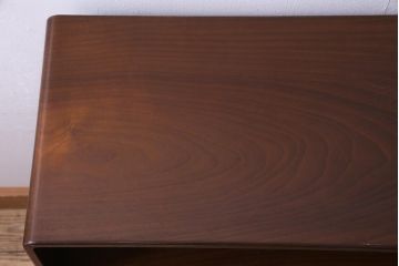 上手物　桑材　品のある佇まいが魅力的な指物家具の収納棚(戸棚)