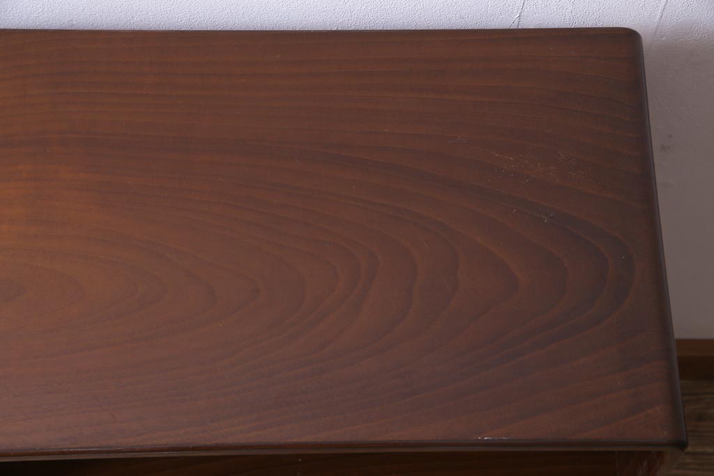 上手物　桑材　品のある佇まいが魅力的な指物家具の収納棚(戸棚)