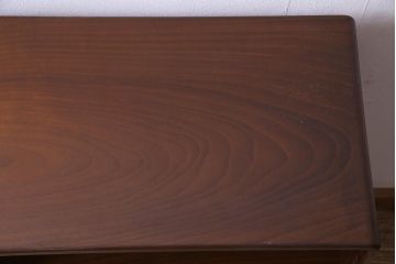 上手物　桑材　品のある佇まいが魅力的な指物家具の収納棚(戸棚)