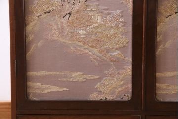 上手物　桑材　品のある佇まいが魅力的な指物家具の収納棚(戸棚)