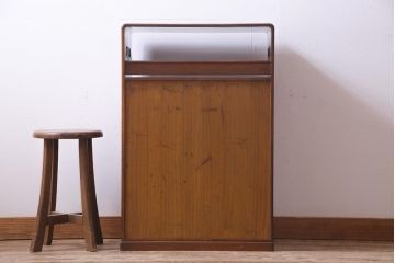 上手物　桑材　品のある佇まいが魅力的な指物家具の収納棚(戸棚)