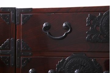 極美品　前面ケヤキ材　特大　木地呂塗りが上品な印象を与える一間仙台箪笥(夫婦タンス、時代箪笥、引き出し)