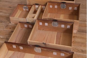極美品　前面ケヤキ材　特大　木地呂塗りが上品な印象を与える一間仙台箪笥(夫婦タンス、時代箪笥、引き出し)