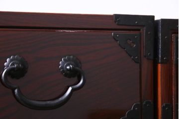 極美品　前面ケヤキ材　特大　木地呂塗りが上品な印象を与える一間仙台箪笥(夫婦タンス、時代箪笥、引き出し)