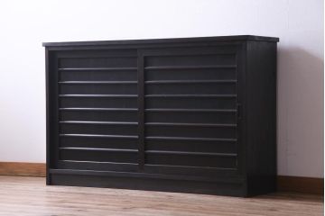 ラフジュ工房オリジナル　上品な趣きの建具をリメイクした収納棚(戸棚、サイドボード)