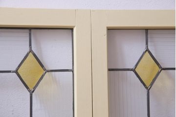 ラフジュ工房オリジナル　古建具リメイク　ステンドグラスがおしゃれな戸棚(収納棚、サイドボード)(1)