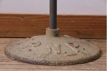 アンティーク雑貨　日本製　アイアンのビンテージ感が格好良いポールハンガー(1)