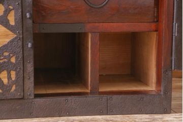 アンティーク家具　古民具　明治期　前面桐材　ローボードとしても使える風格のある佇まいの佐渡箪笥(八幡箪笥、桐箪笥、桐たんす)