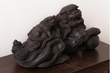 アンティーク雑貨　和製アンティーク　縁起物　総ケヤキ材　木彫りの玉獅子(置き物)