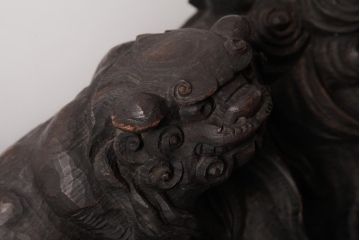 アンティーク雑貨　和製アンティーク　縁起物　総ケヤキ材　木彫りの玉獅子(置き物)