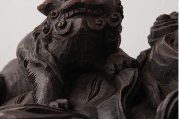 アンティーク雑貨　和製アンティーク　縁起物　総ケヤキ材　木彫りの玉獅子(置き物)